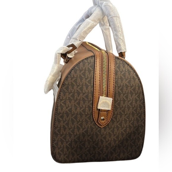 Michael Kors Medium Duffel Travel 
New with the tag - Picture 4 of 7